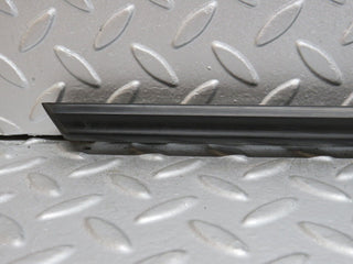 40642 Mercedes-Benz W123 300D Front Right Door Centre Moulding Trim