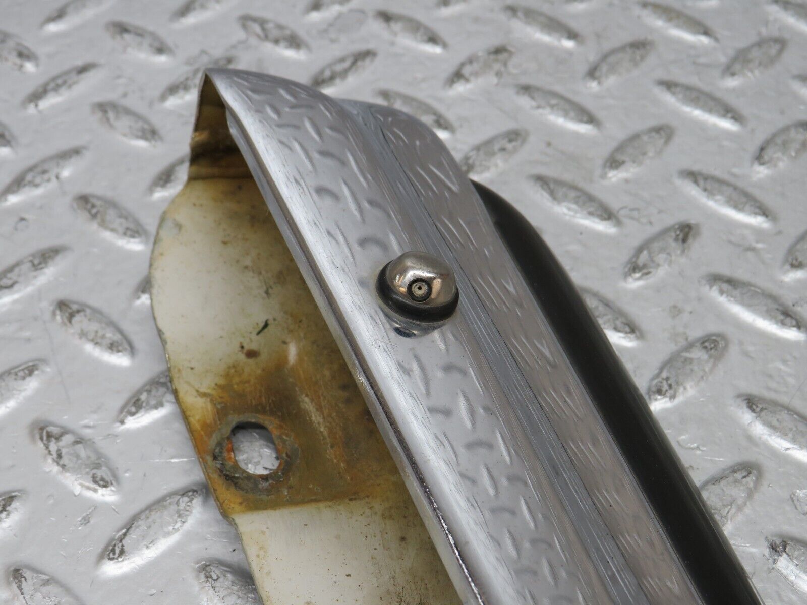 26362 Mercedes-Benz W116 450SE Front Right Upper Bumper Corner