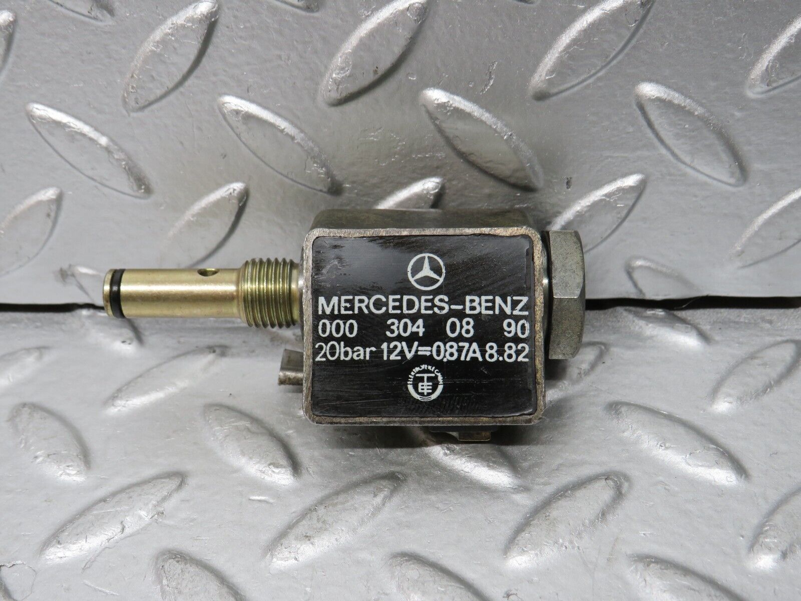 30216 Mercedes-Benz W123 230E Automatic Gearbox Solenoid 722.122 0003040890