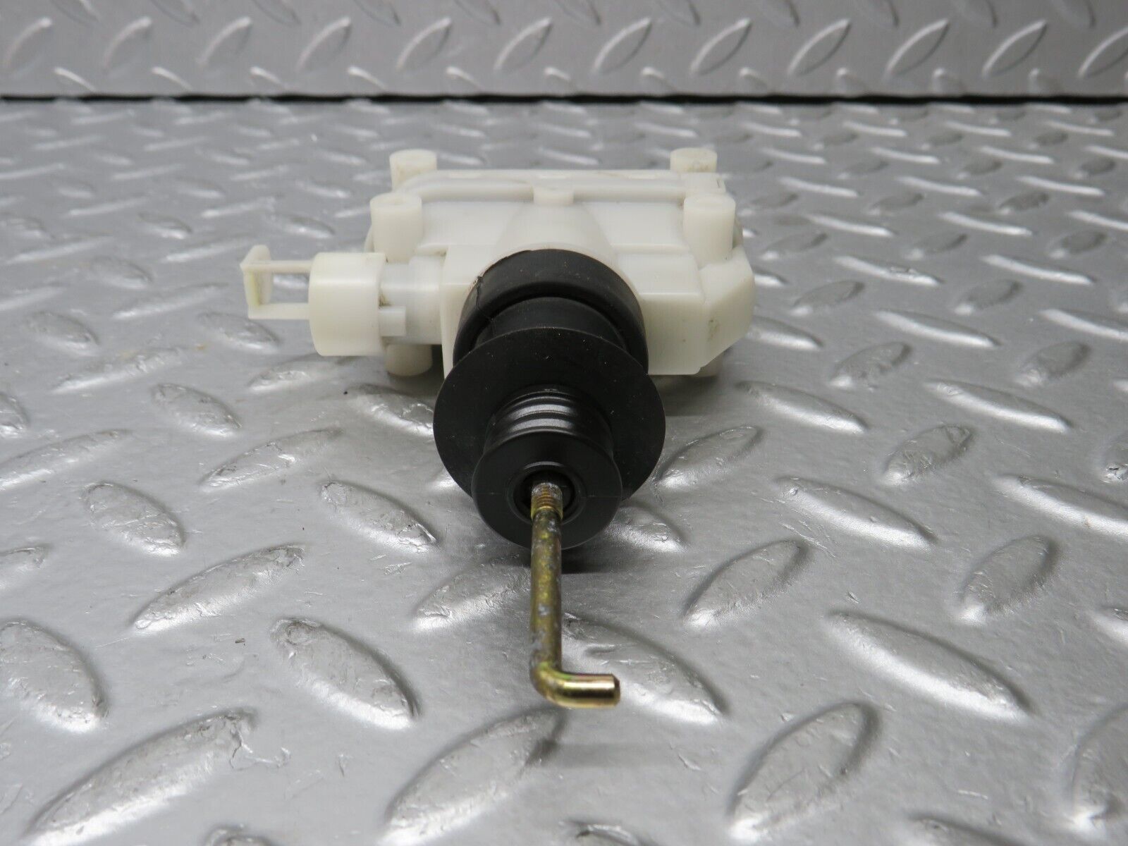 38350 Mercedes-Benz R129 280SL Coupe Door Lock Vacuum Actuator