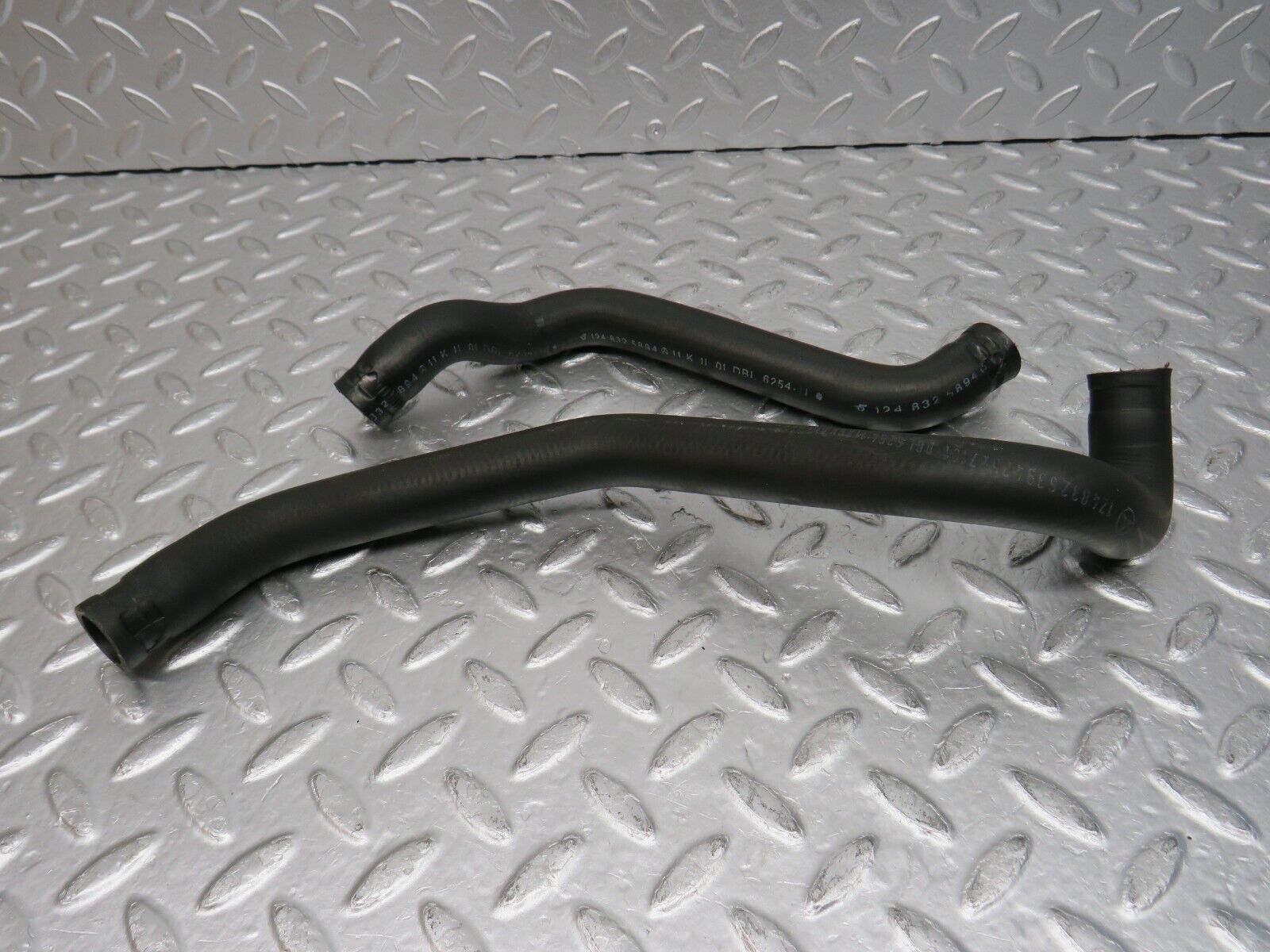 32550 Mercedes-Benz S124 300TE Wagon Water Cooling Hose 1248325894 1248326394