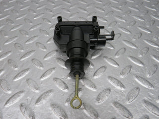 32447 Mercedes-Benz S124 300TE Wagon Door Lock Vacuum Actuator Front Left