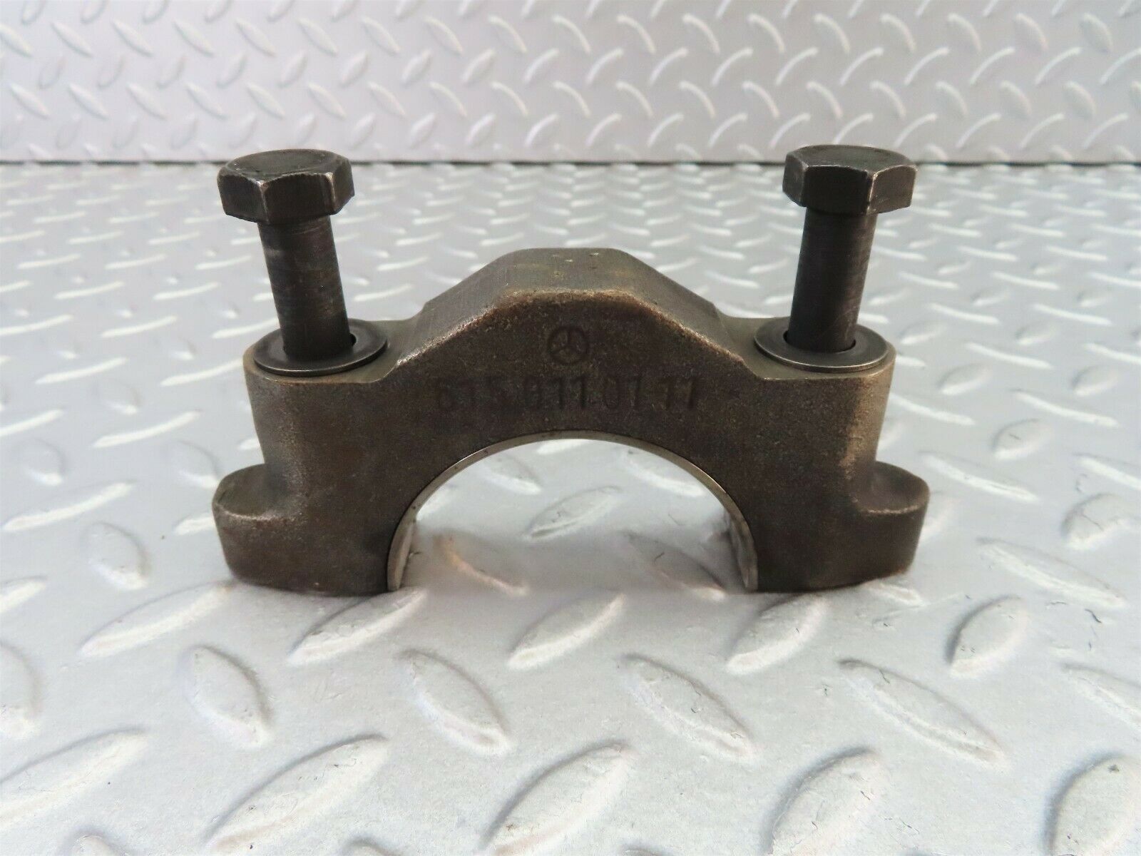 8024 Mercedes-Benz W115 220D Crankshaft Bearing Holder Block 6150110111
