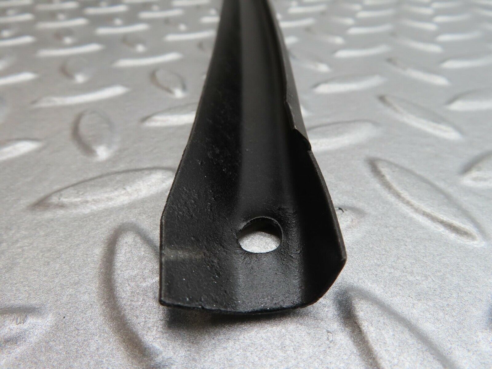 14164 Mercedes-Benz C107 280SLC Front Fender Cross Bar