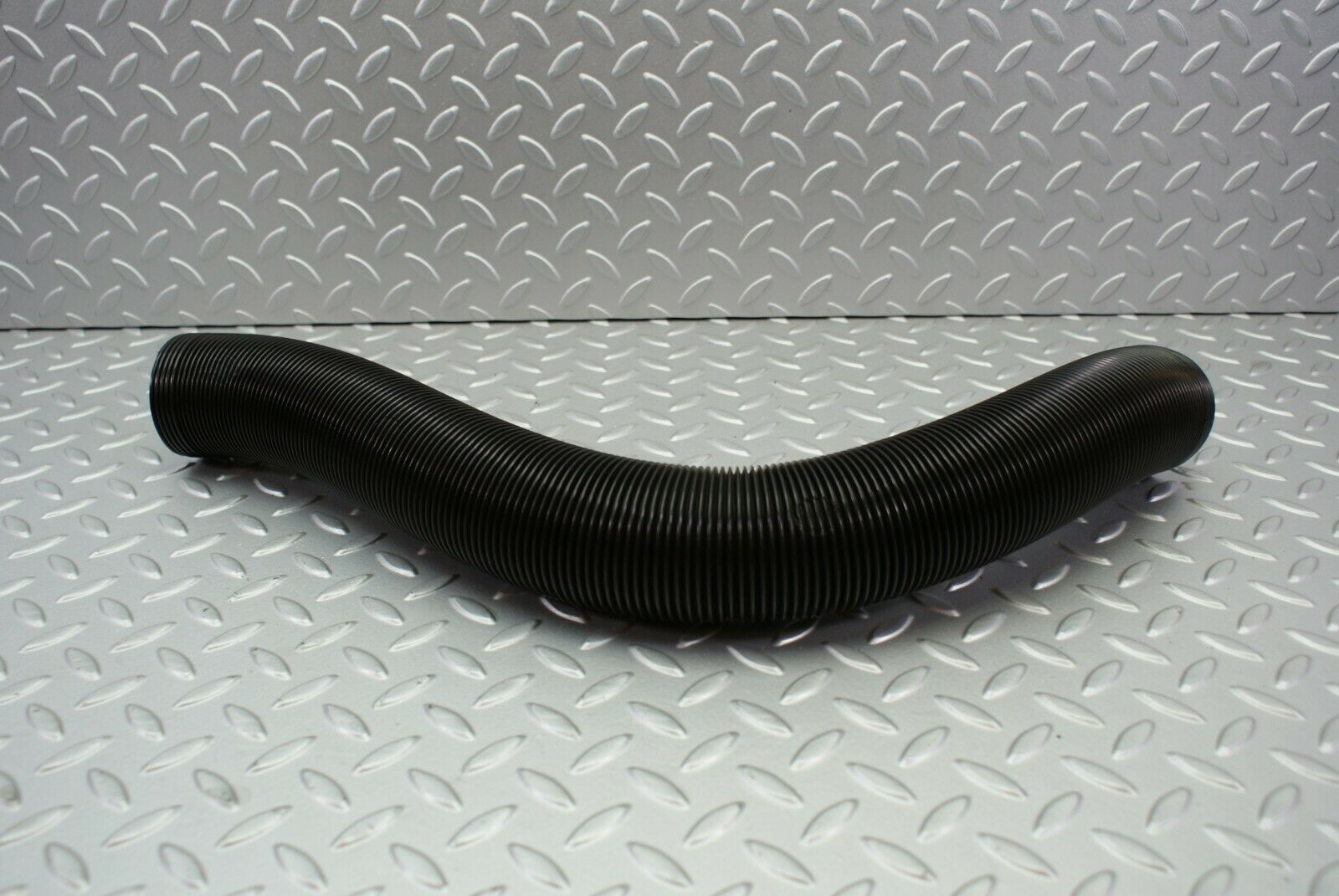 2904 Mercedes-Benz C123 280CE Coupe Ventilation Pipe