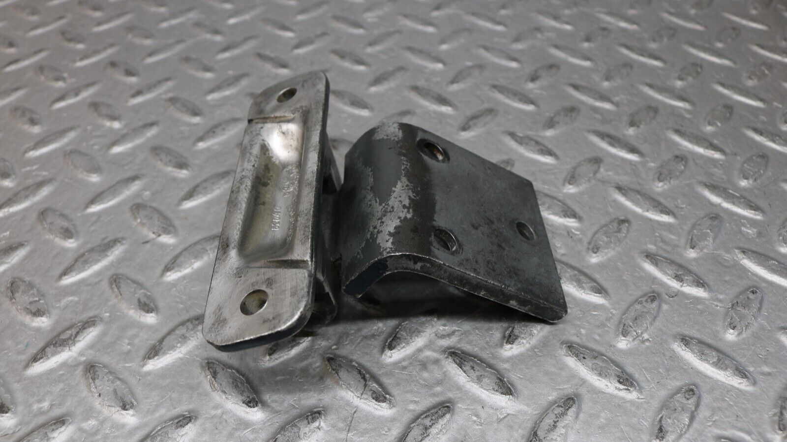 37271 Mercedes-Benz W109 300SEL Door Hinge Right Side