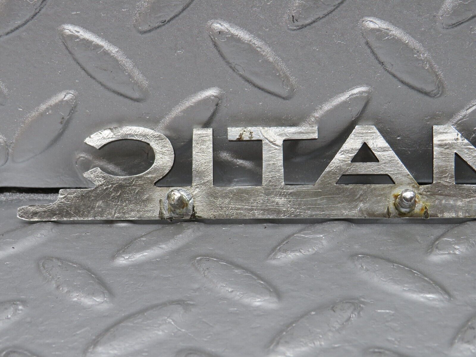 40321 Mercedes-Benz W110 230 Trunk Badge Emblem Automatic