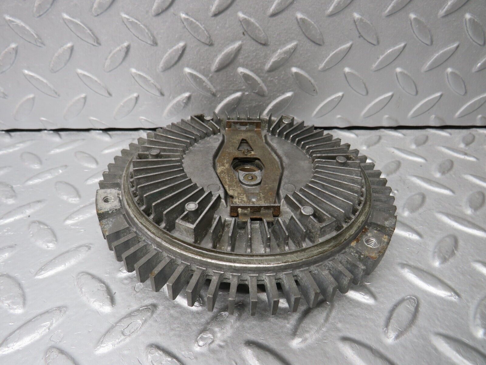 38052 Mercedes-Benz A124 320E Cabriolet Engine Cooling Fan Clutch