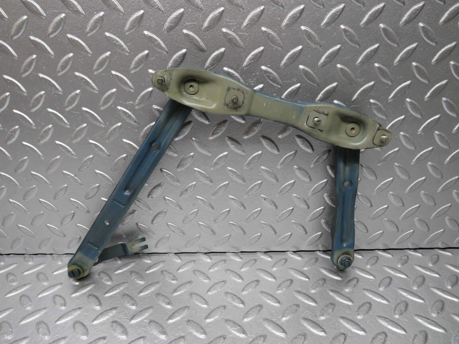 30700 Mercedes-Benz W201 190E 2.0L Bonnet Hinge Right Side