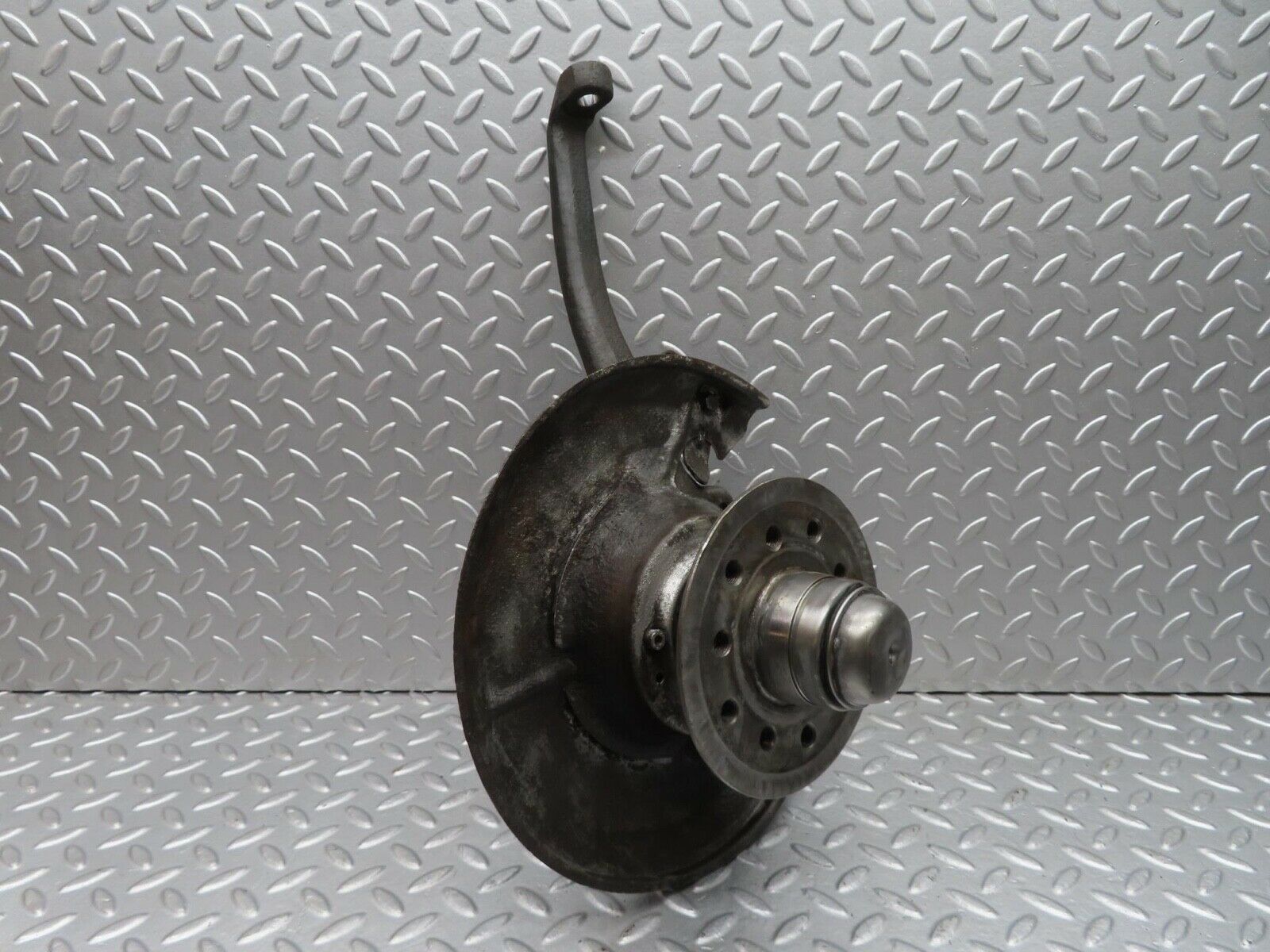 14825 Mercedes-Benz W116 350SE Front Left Wheel Hub