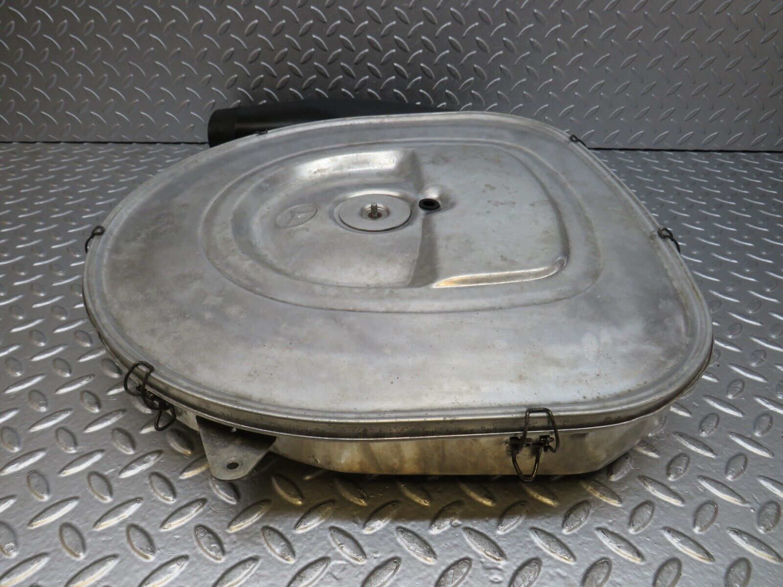 34285 Mercedes-Benz C126 380SEC Coupe Aluminium Air Filter Box Housing  0100948602