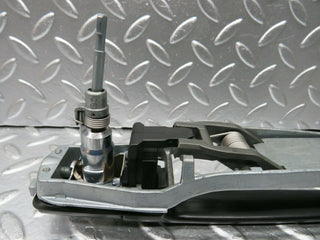 22475 Mercedes-Benz C124 E220 Coupe Left Exterior Door Handle No Key