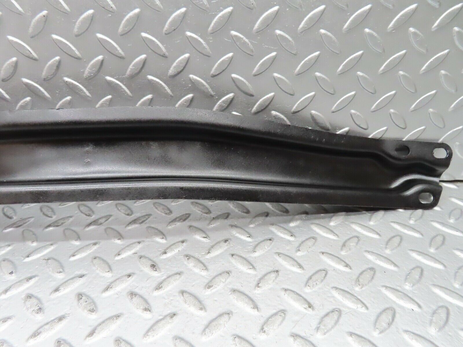 21530 Mercedes-Benz W126 300SE Engine Bracket Support