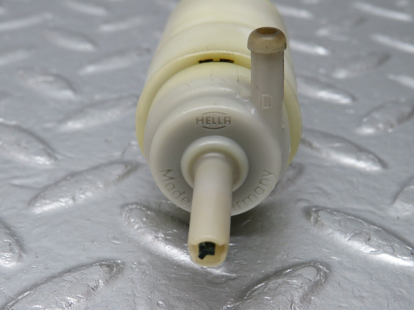 33611 Mercedes-Benz W201 190E 2.0L Windscreen Washer Pump 1248690221