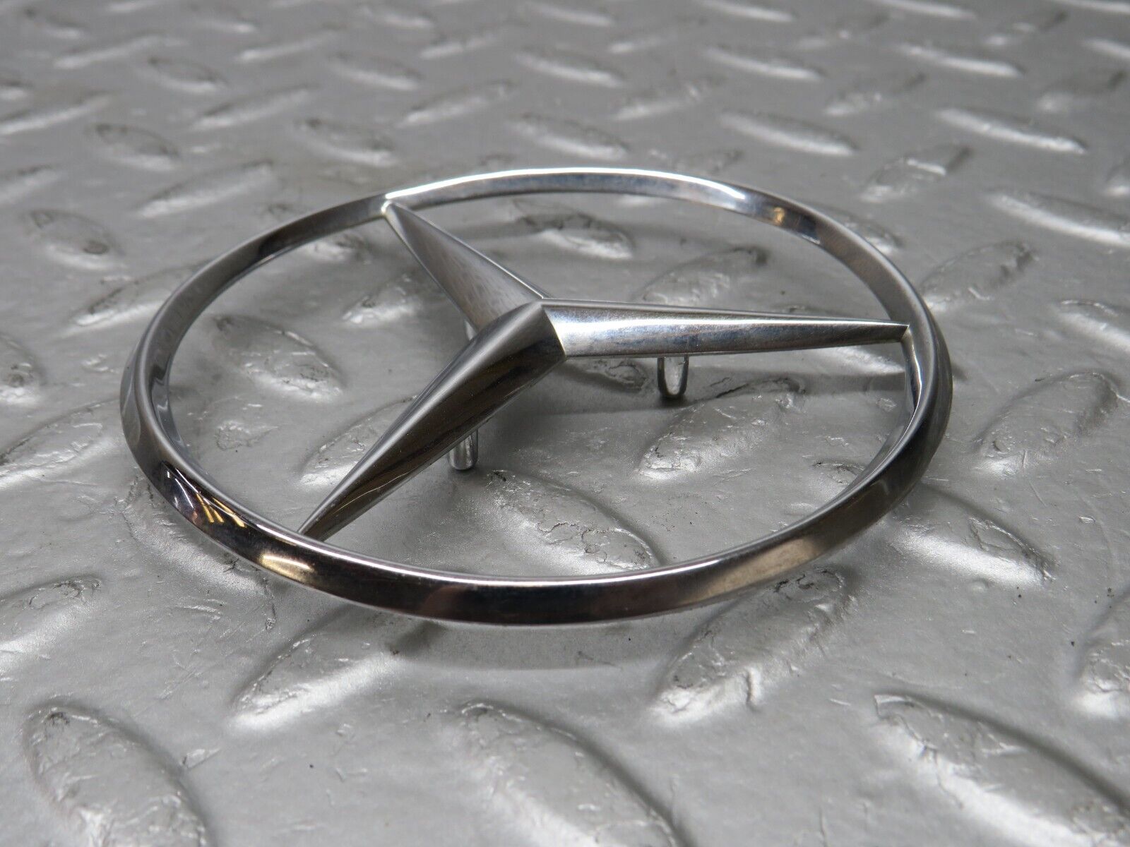 36699 Mercedes-Benz W201 190E 2.0L Chrome Rear Emblem 2017580058