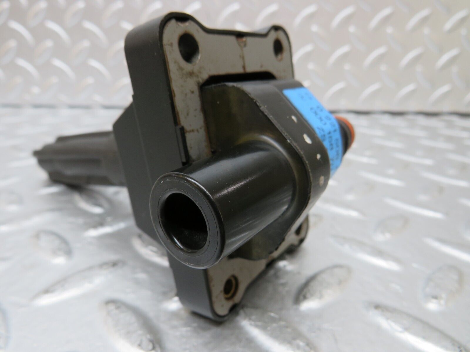 25851 Mercedes-Benz W124 280E Ignition Coil Bosch 0001587003