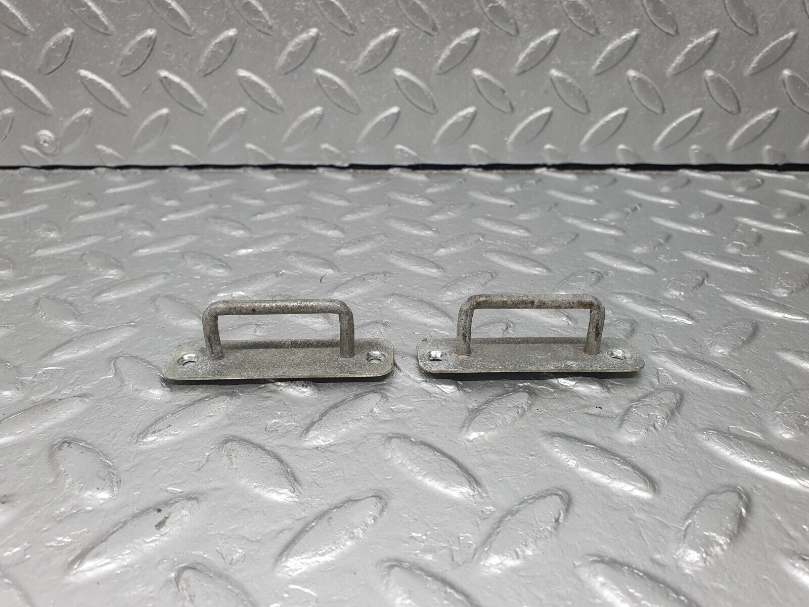 41300 Mercedes-Benz S124 E220 Wagon Tailgate Cargo Hook Clip