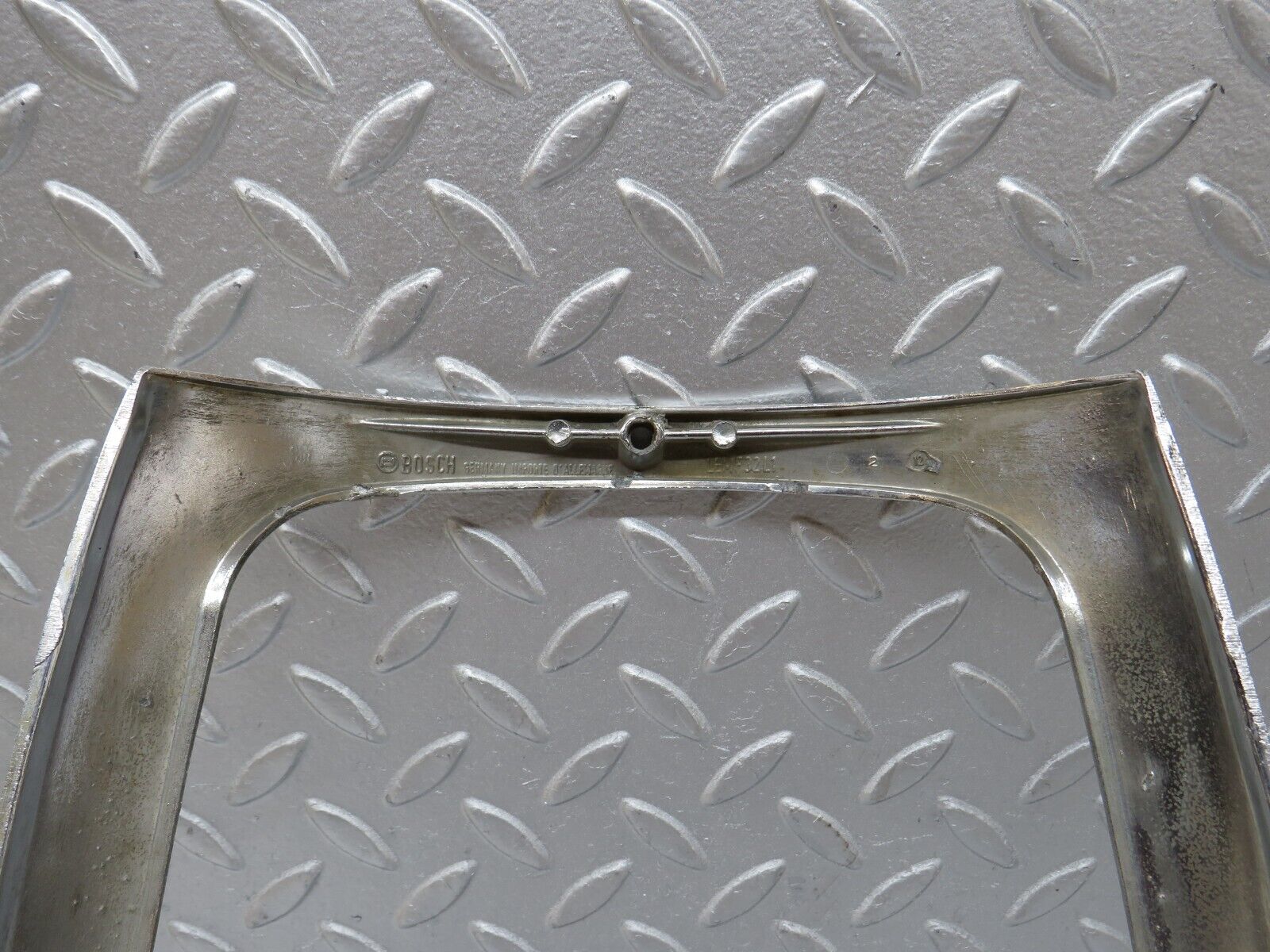 35752 Mercedes-Benz W108 Headlight Chrome Frame