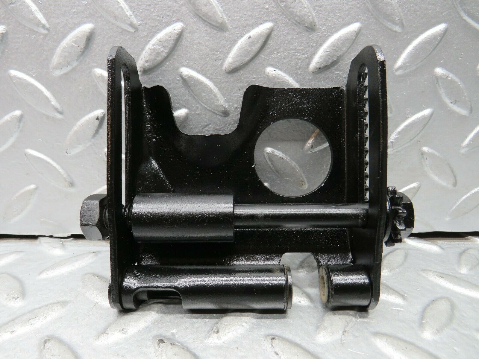 22153 Mercedes-Benz S123 280TE Wagon Alternator Generator Bracket