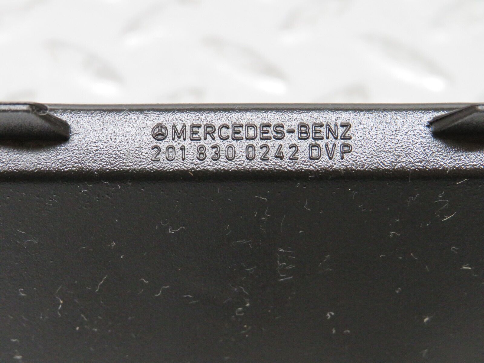 30622 Mercedes-Benz W201 190E 2.0L Trunk Breather Ventilation Valve 2018300242