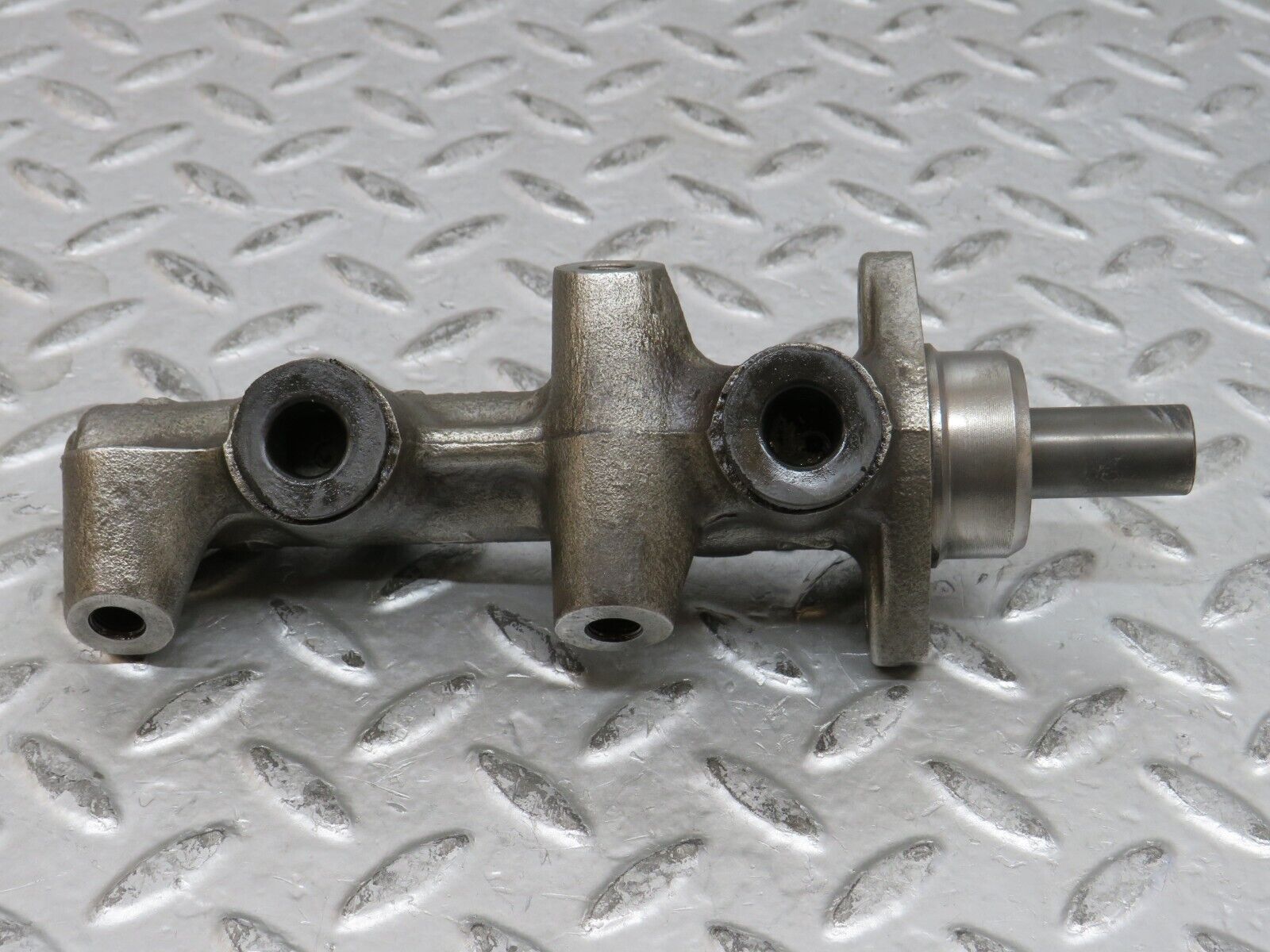 28362 Mercedes-Benz S123 240D Wagon Brake Master Cylinder Ate