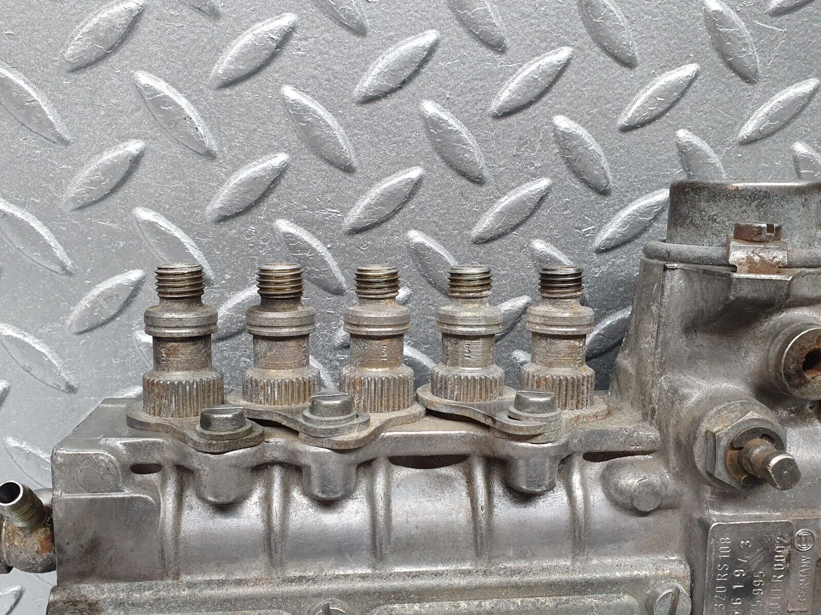 40862 Mercedes-Benz W123 300D Diesel Fuel Injection Pump Bosch 0112466193 6170702901