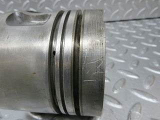 32932 Mercedes-Benz W123 300D Piston With Connecting Rod 90.875 mm 61502