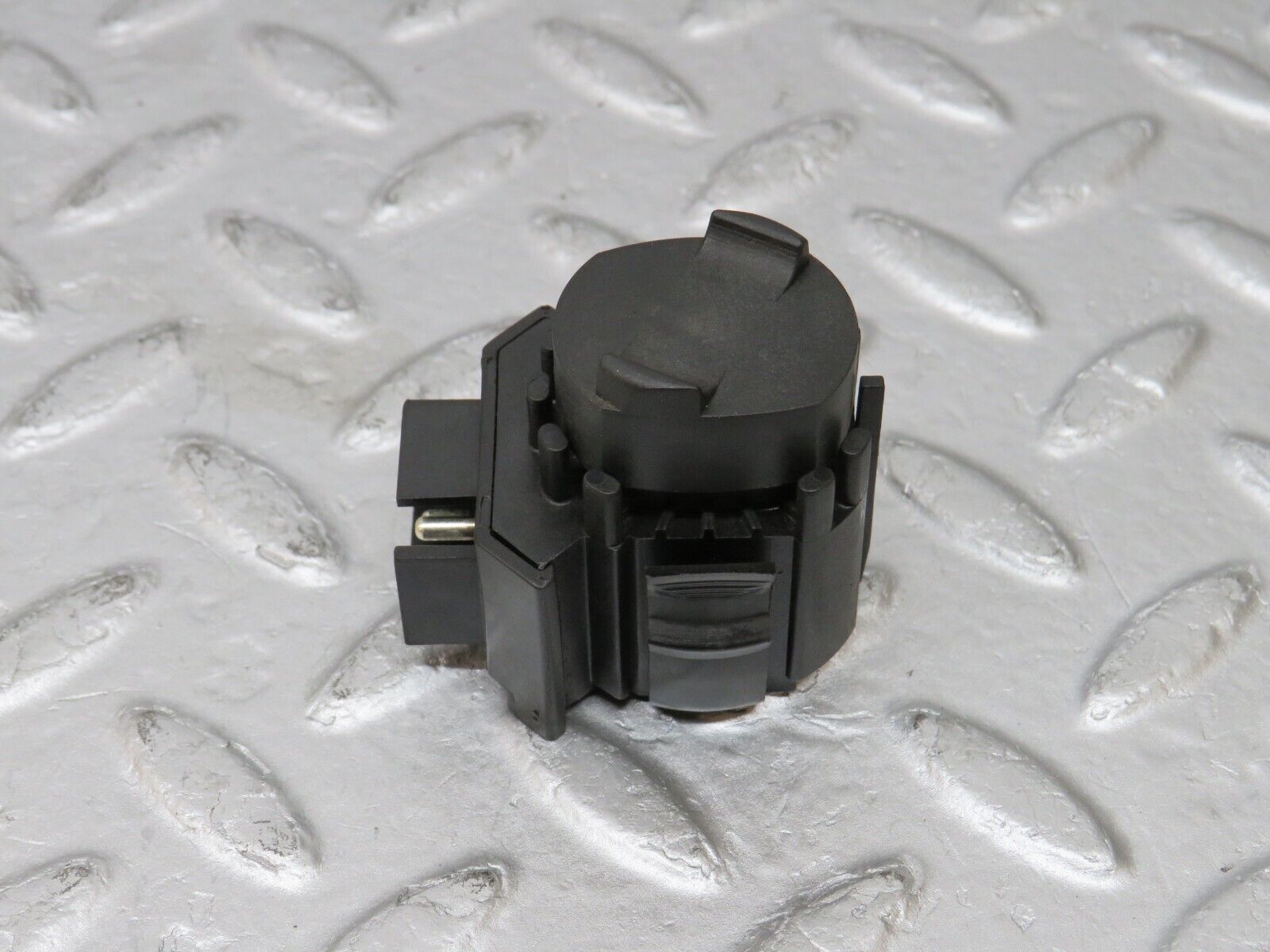 36695 Mercedes-Benz W201 190E 2.0L Kick Down Switch 0025452214