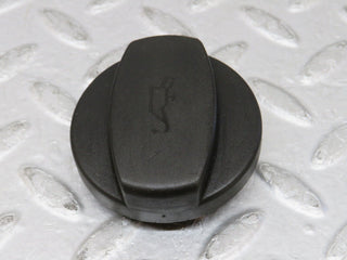 W124 engine oil filler cap used OEM