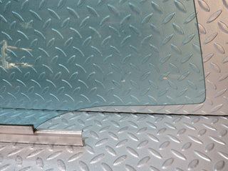 34972 Mercedes-Benz W210 320E Front Right Door Window Glass