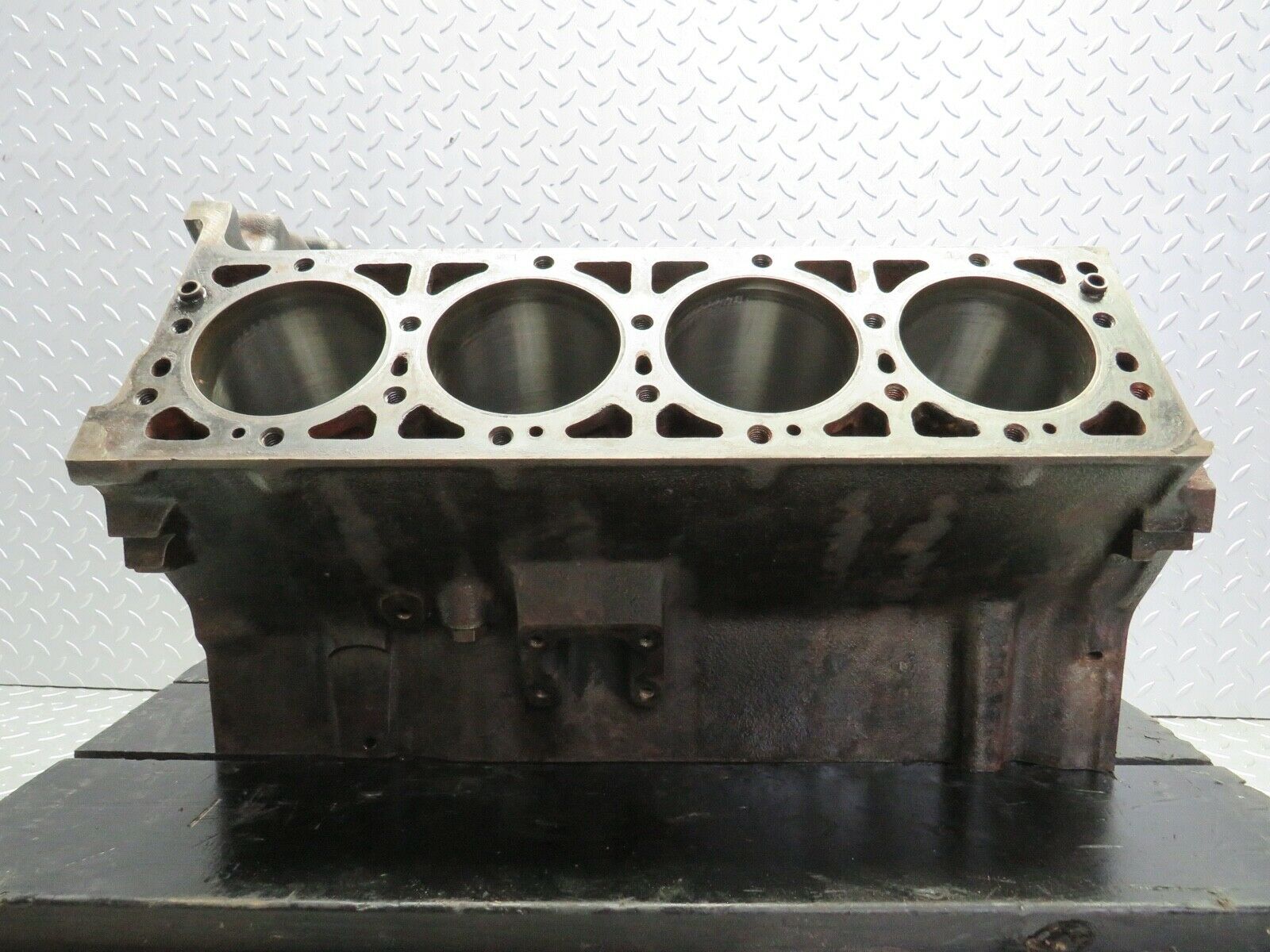 21954 Mercedes-Benz R107 450SL Engine Block M117.982 1170110401