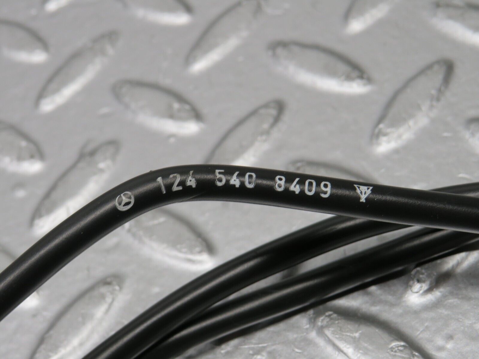 31522 Mercedes-Benz S124 220TE Wagon Tailgate Wire 1245409713 1245408409