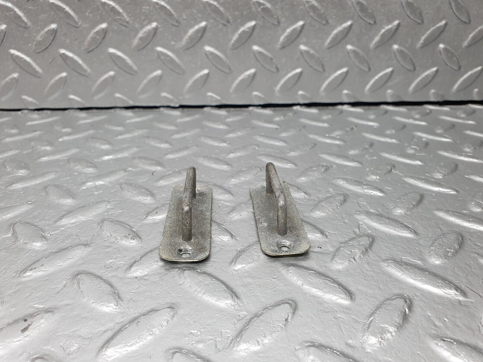 41300 Mercedes-Benz S124 E220 Wagon Tailgate Cargo Hook Clip