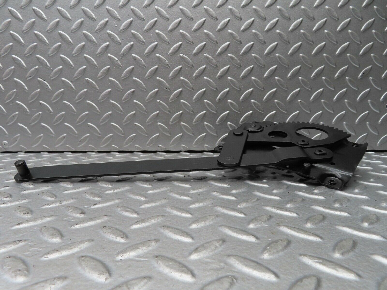 19004 Mercedes-Benz W121 190b Ponton Front Right Manual Window Regulator