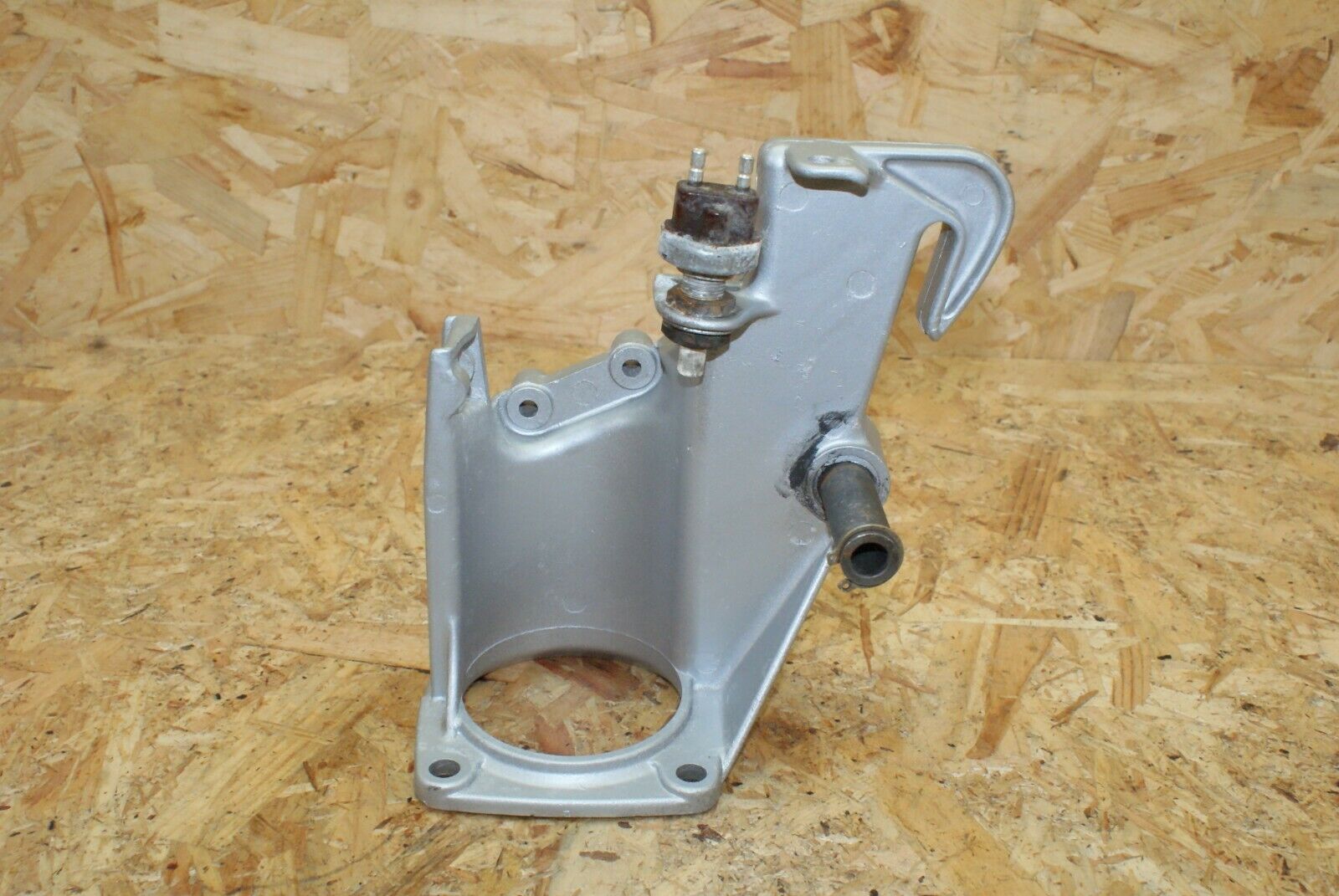 2408 Mercedes-Benz W123 280E Brake Pedal Bearing Bracket 1232940501