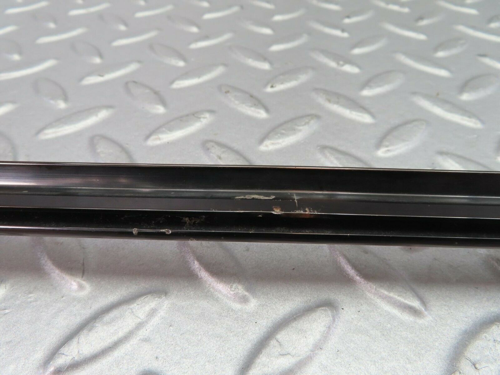9542 Mercedes-Benz C124 300CE Coupe Front Left Door Chrome Trim