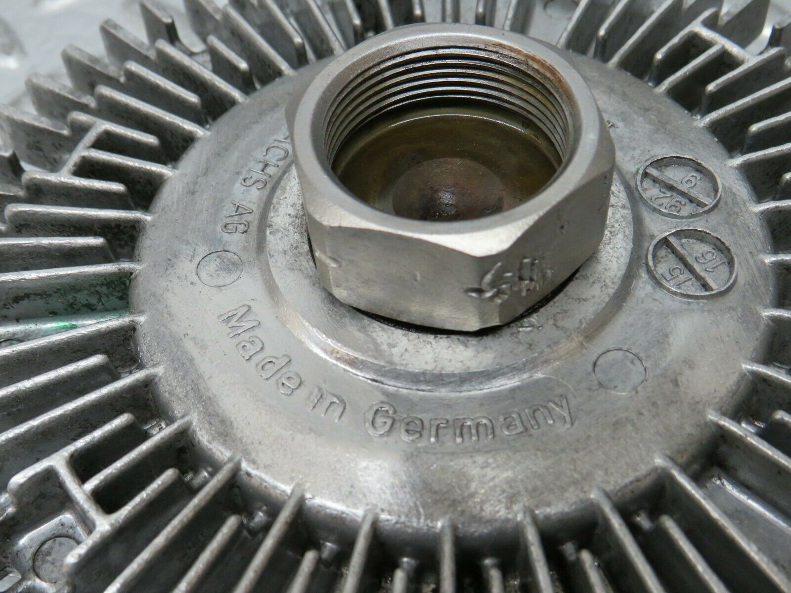 24331 Mercedes-Benz S124 220TE Wagon Engine Cooling Fan Clutch