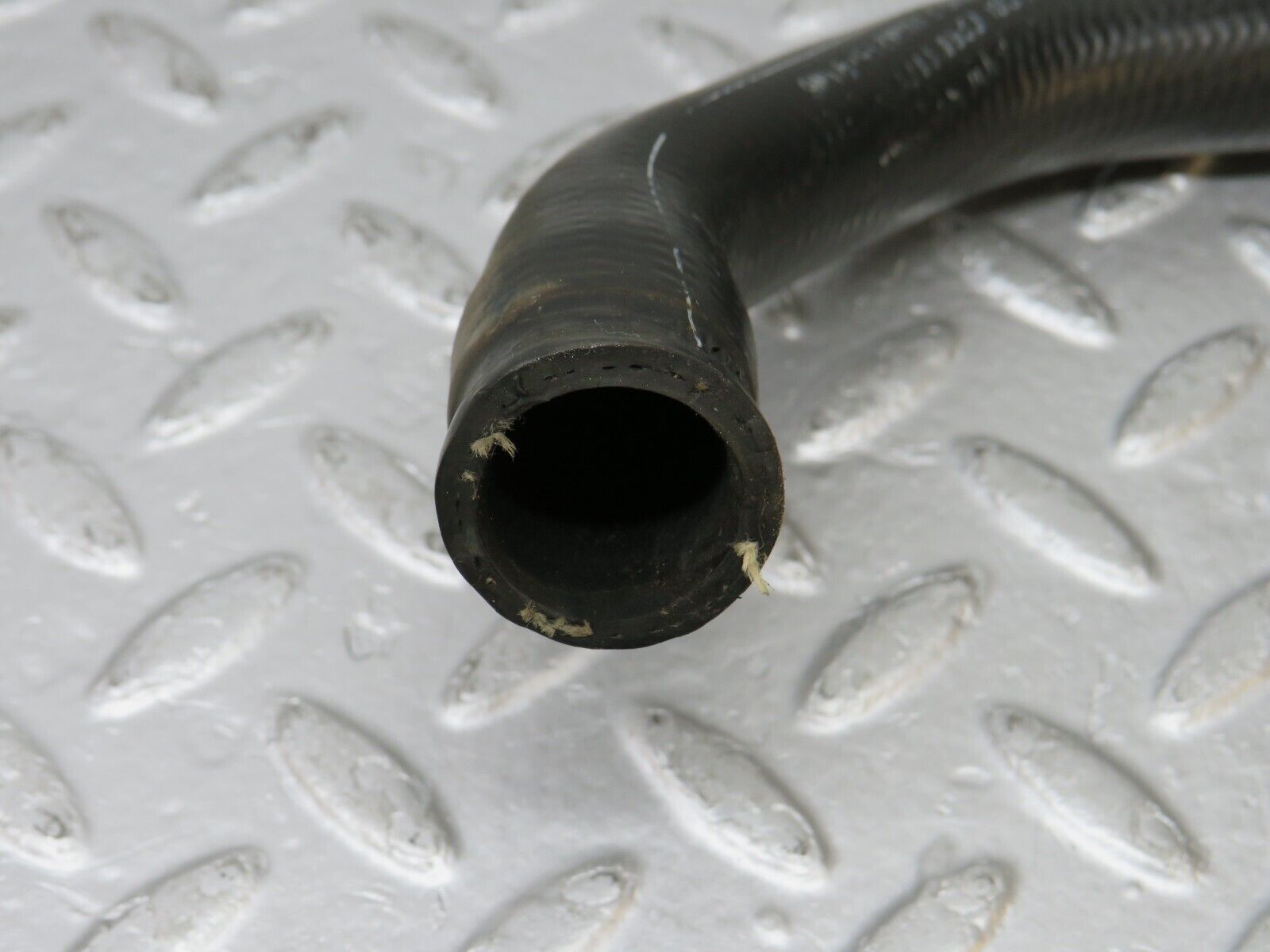 39690 Mercedes-Benz R129 320SL Coupe Radiator Lower Hose Pipe 1295012582