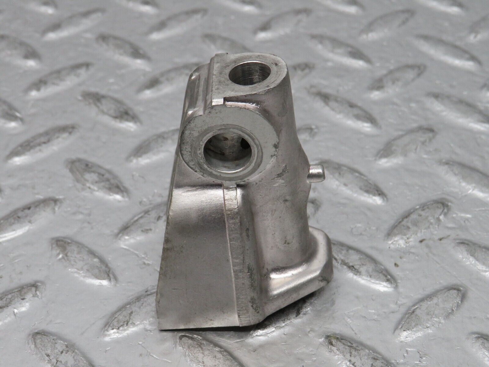 0277 Mercedes-Benz W123 220D Rocker Arm Support 6150550110