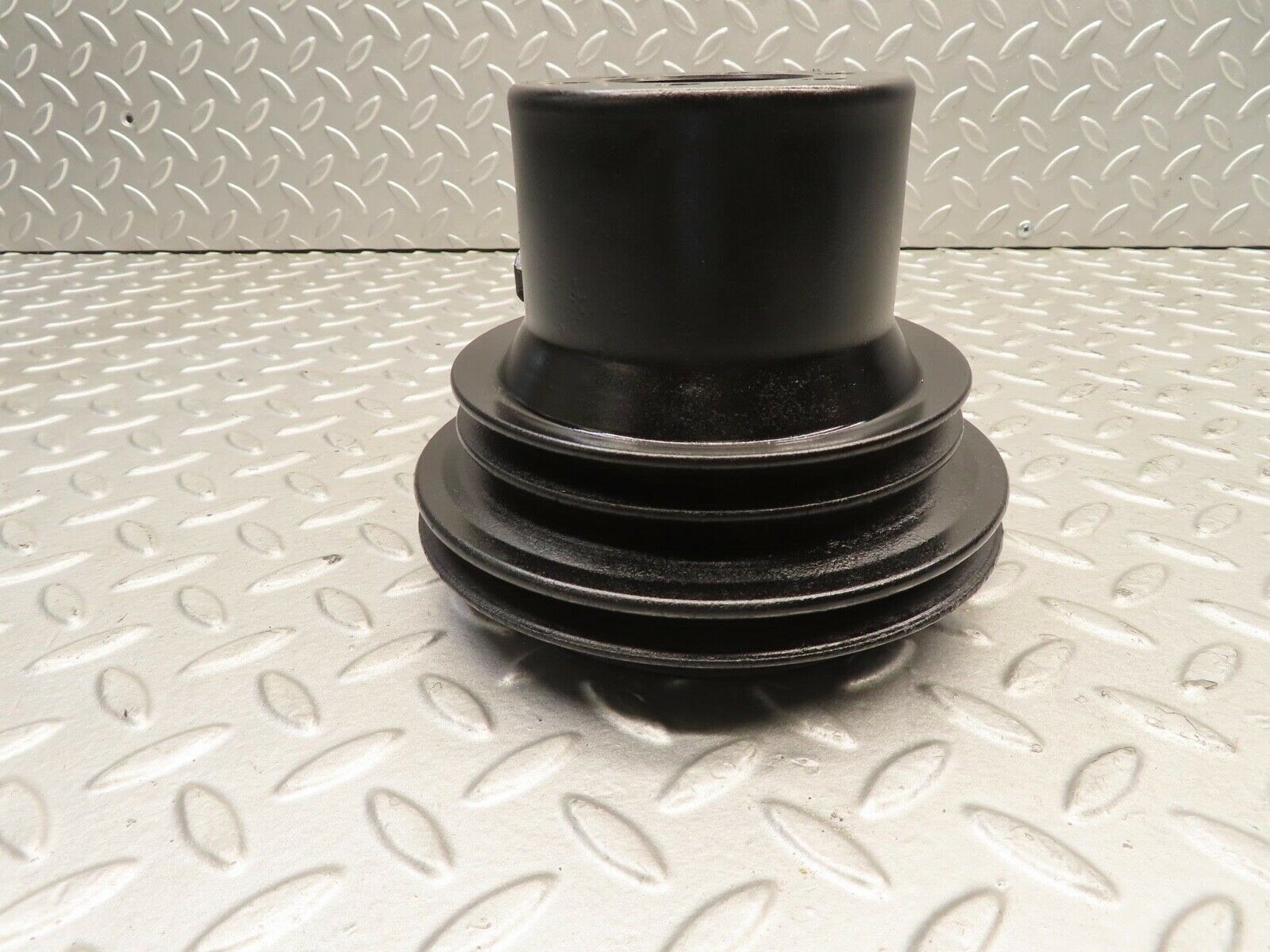 11782 Mercedes-Benz R107 450SL Crankshaft Pulley