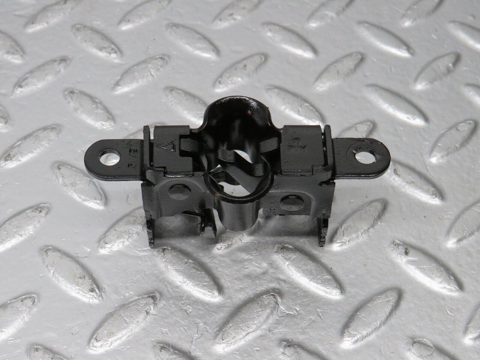 39596 Mercedes-Benz R129 320SL Coupe Bonnet Lock Latch