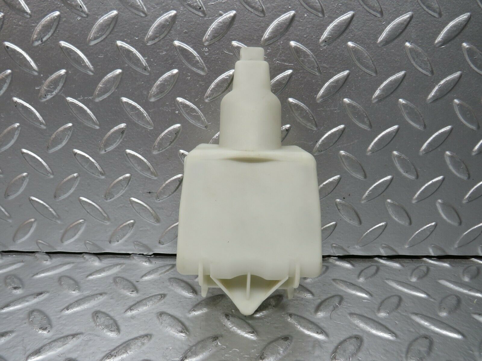 24267 Mercedes-Benz S124 220TE Rear Door Lock Vacuum Actuator Cover 1248050590
