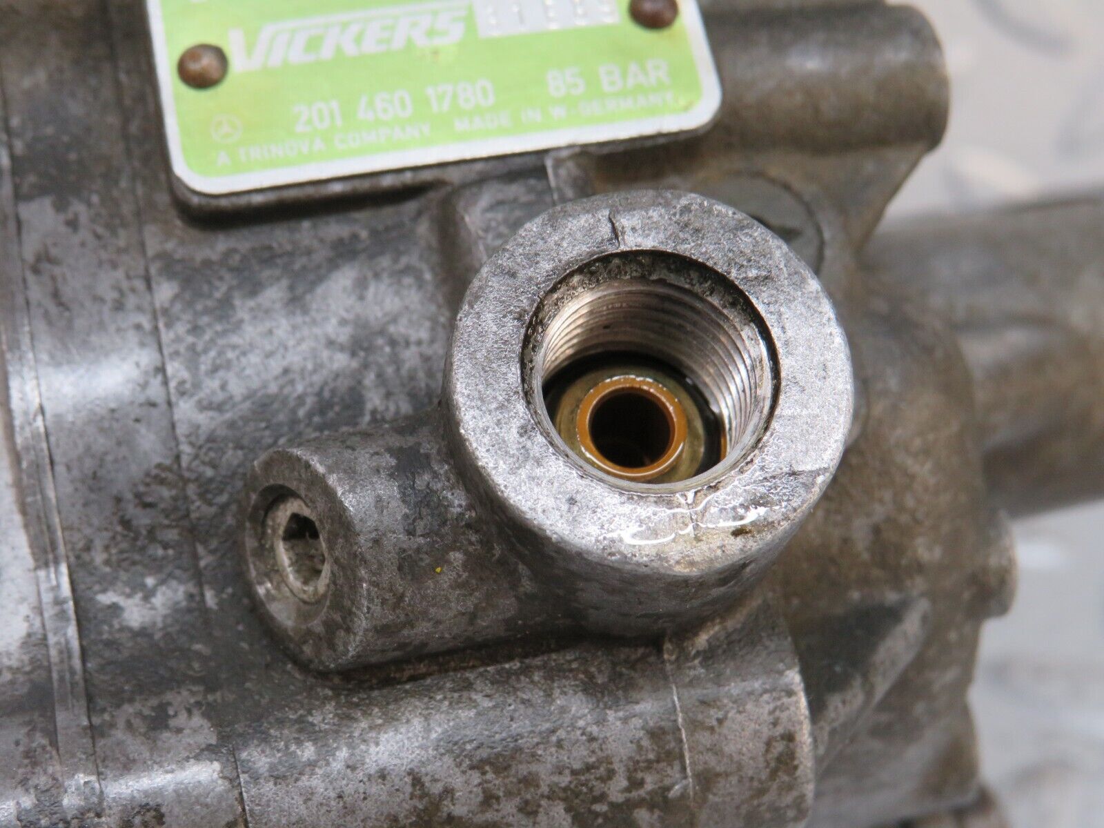 36669 Mercedes-Benz W201 190E 2.0L Power Steering Pump 2014601780