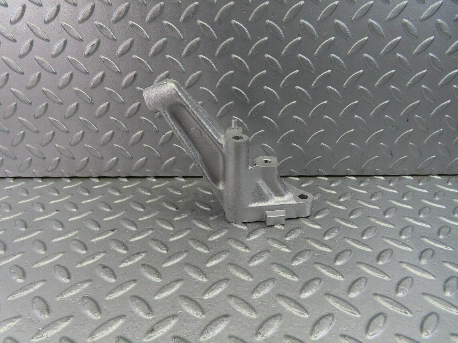 10807 Mercedes-Benz W123 230E Engine Mount Bracket Left Side 1022230504