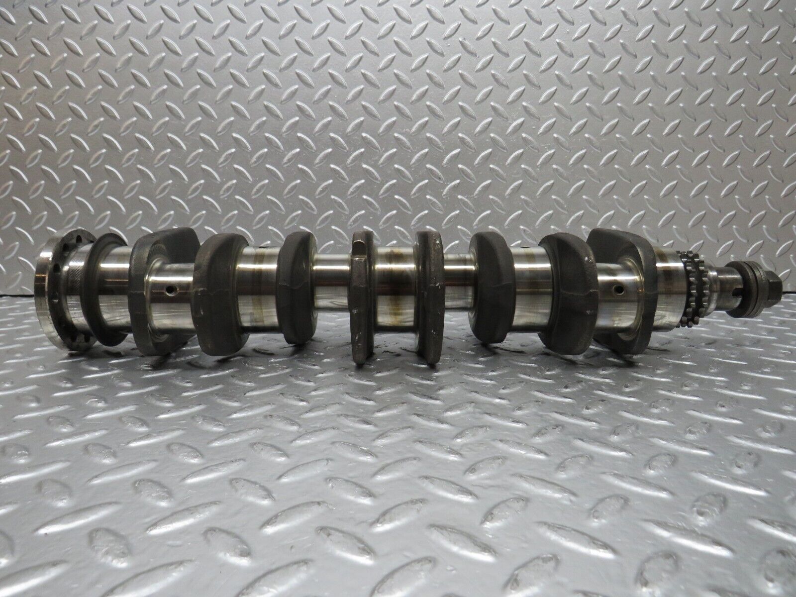 31137 Mercedes-Benz W123 200D Crankshaft 61516