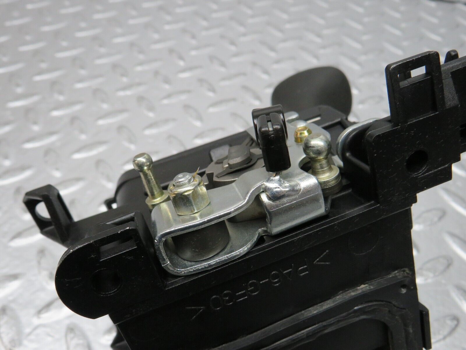 31673 Mercedes-Benz W201 190LE 1.8L Automatic Gear Selector 1292670637