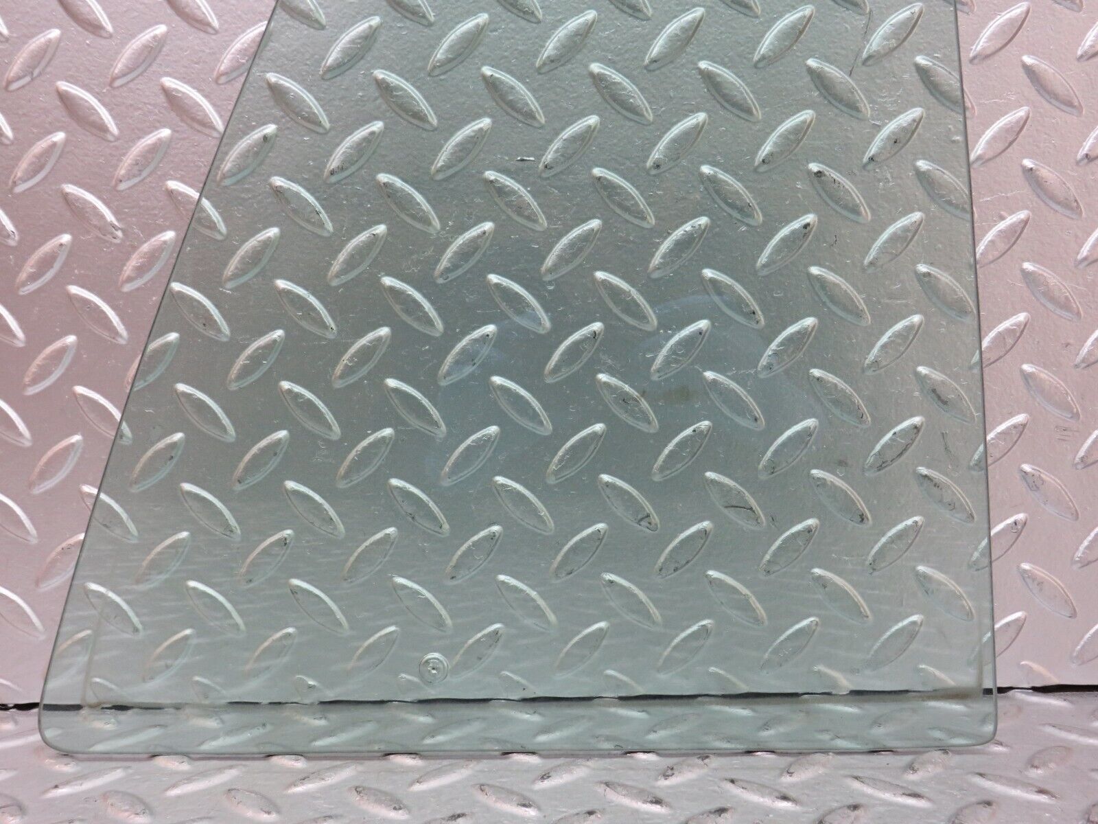 27638 Mercedes-Benz S124 300TE Wagon Rear Right Quarter Window Glass