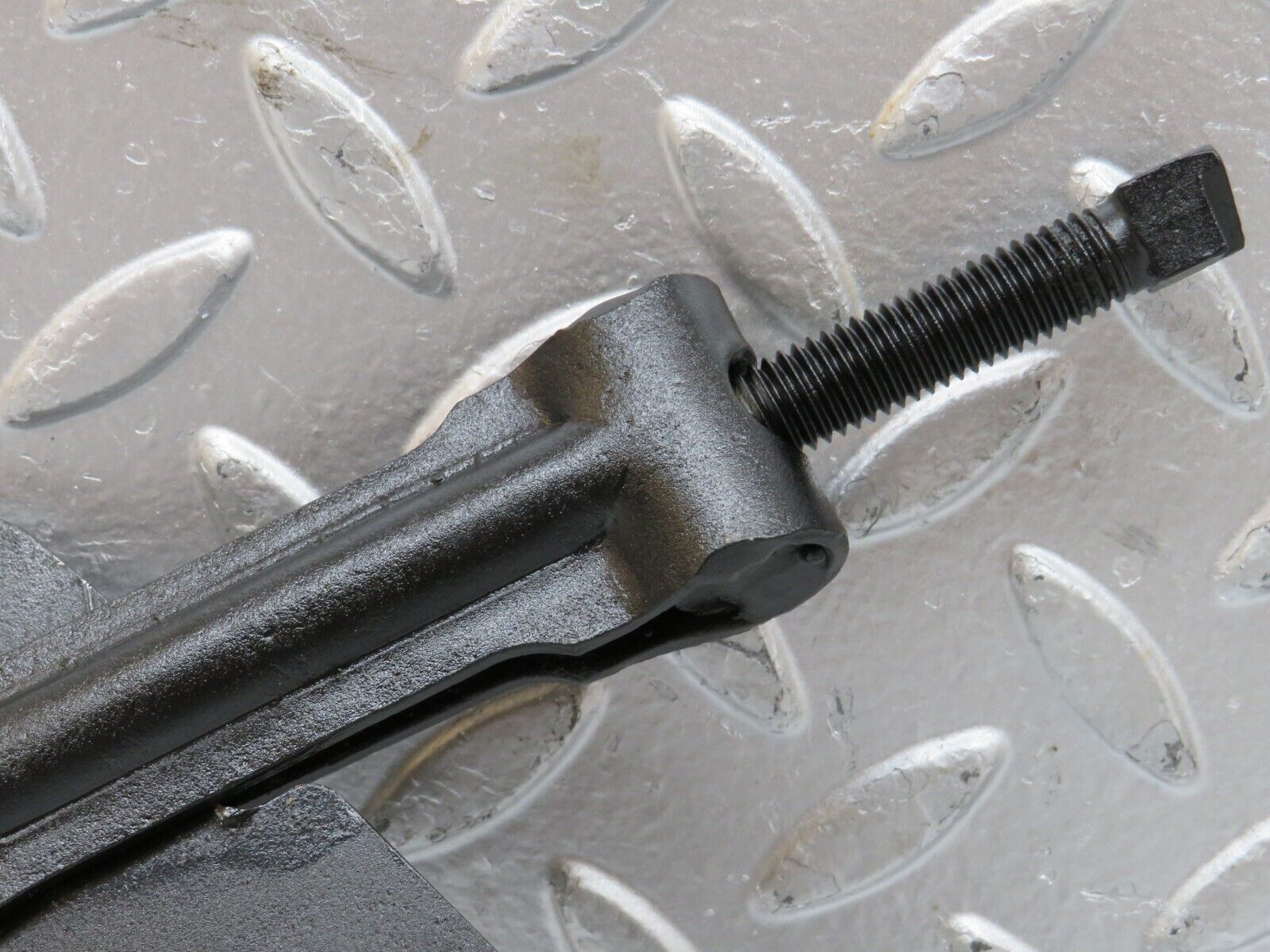 28376 Mercedes-Benz S123 240D Wagon Handbrake Adjusting Handbrake Regulator