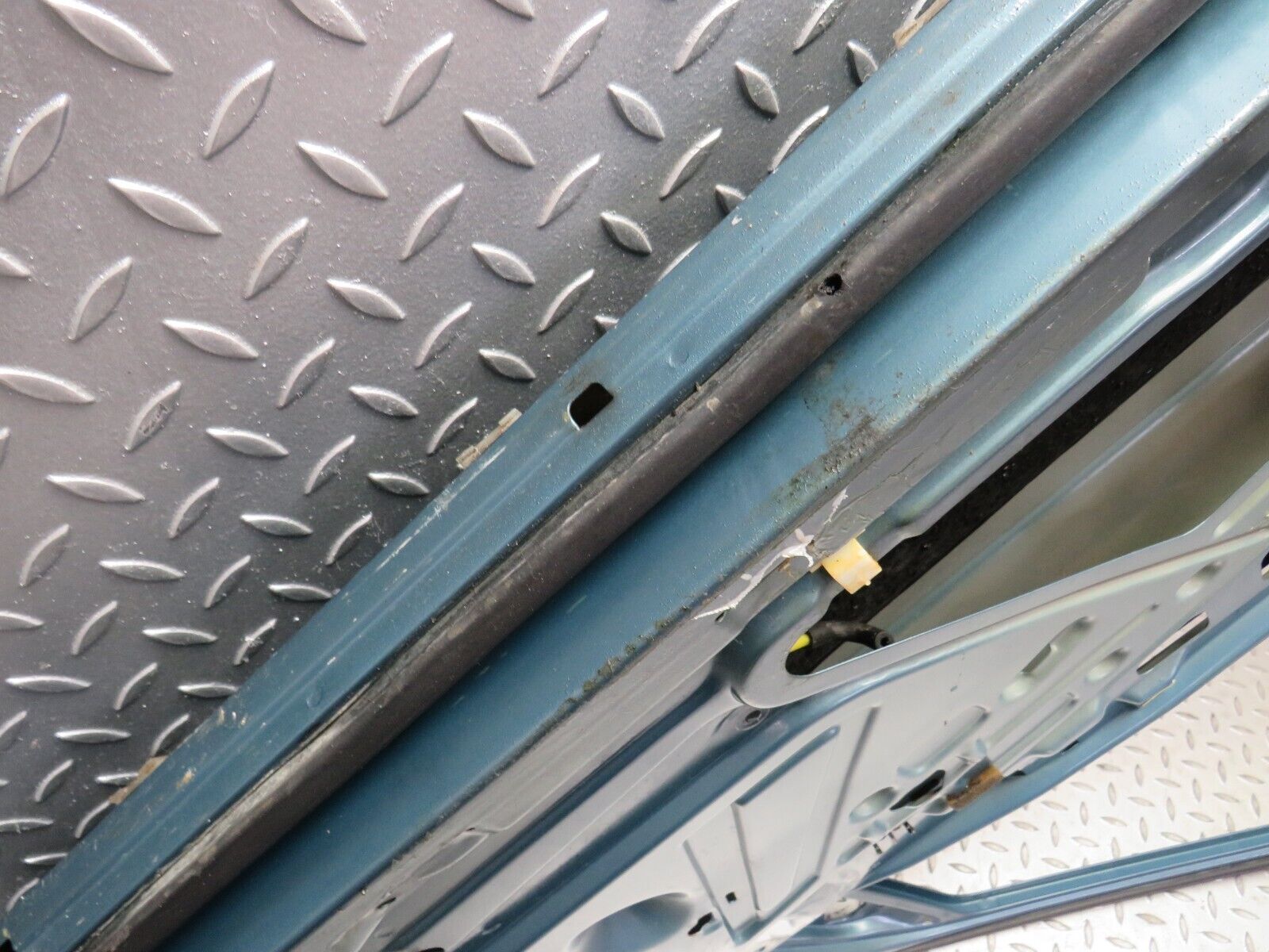 30827 Mercedes-Benz W201 190E 2.0L Front Left Door