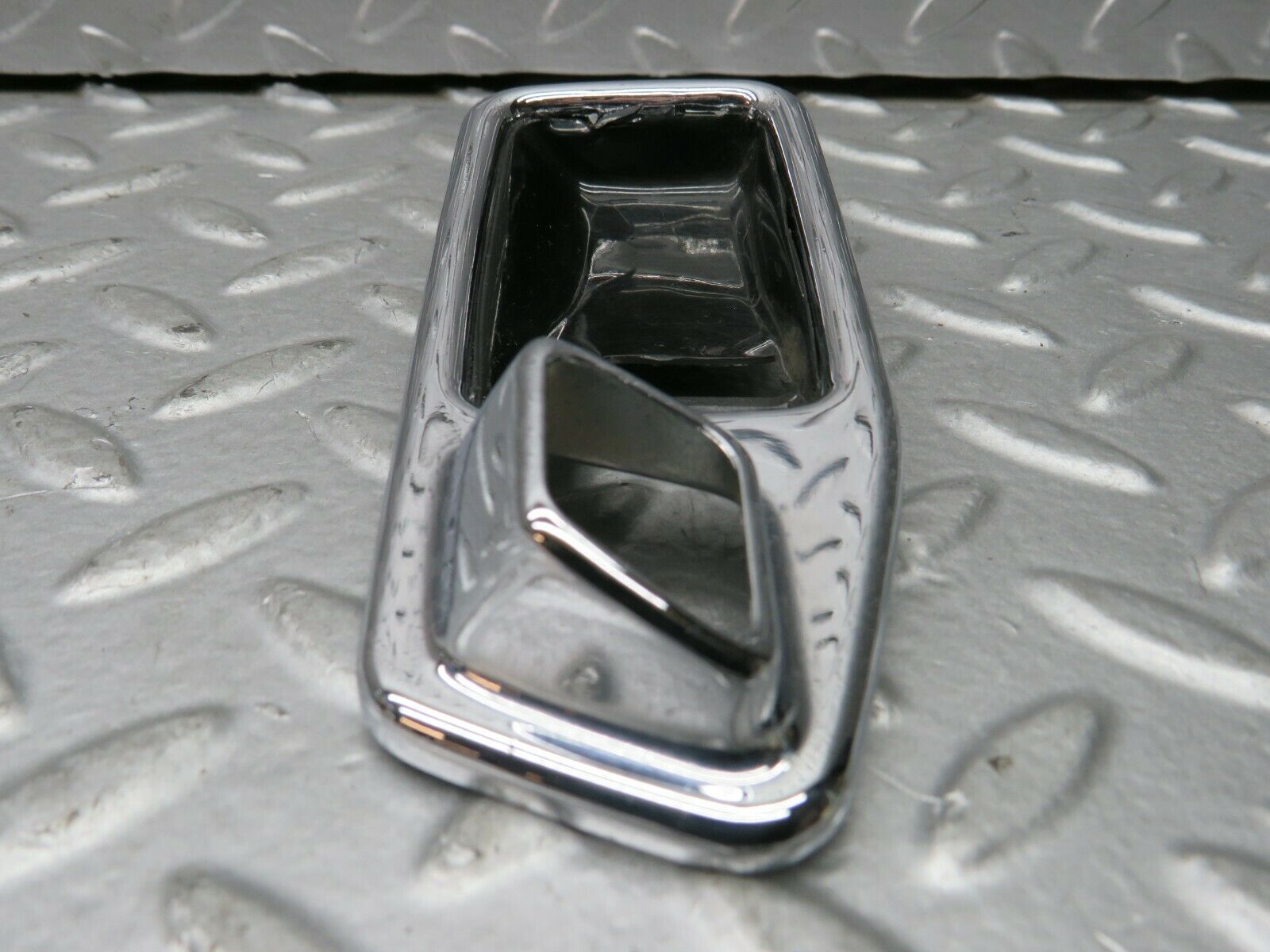 21975 Mercedes-Benz S123 280TE Wagon Chrome Frame For Door Opener Left 1167660111